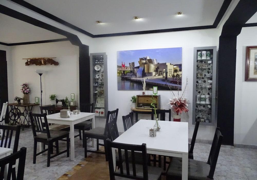 Arenal Suites Билбао Екстериор снимка