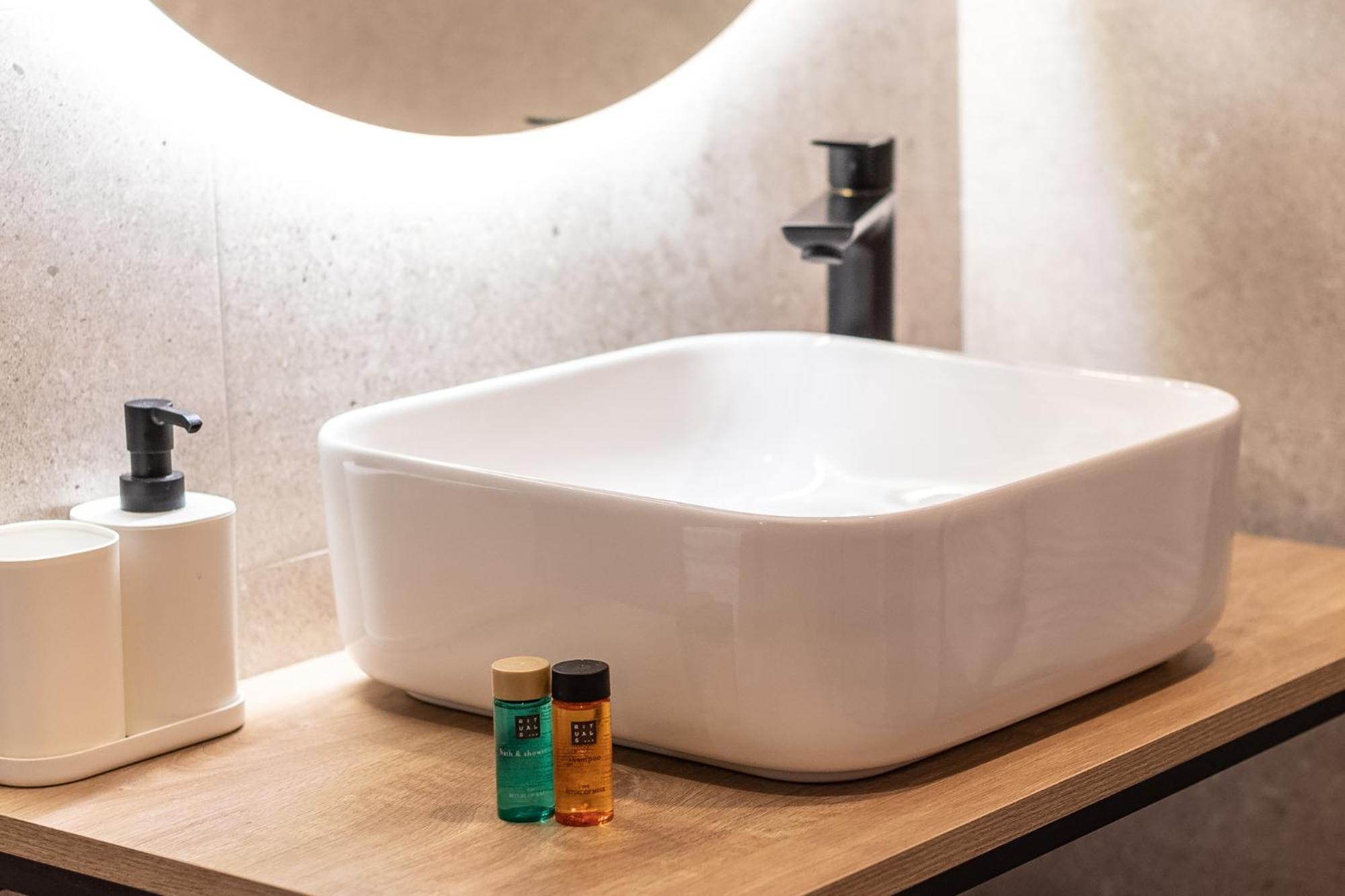 Arenal Suites Билбао Екстериор снимка